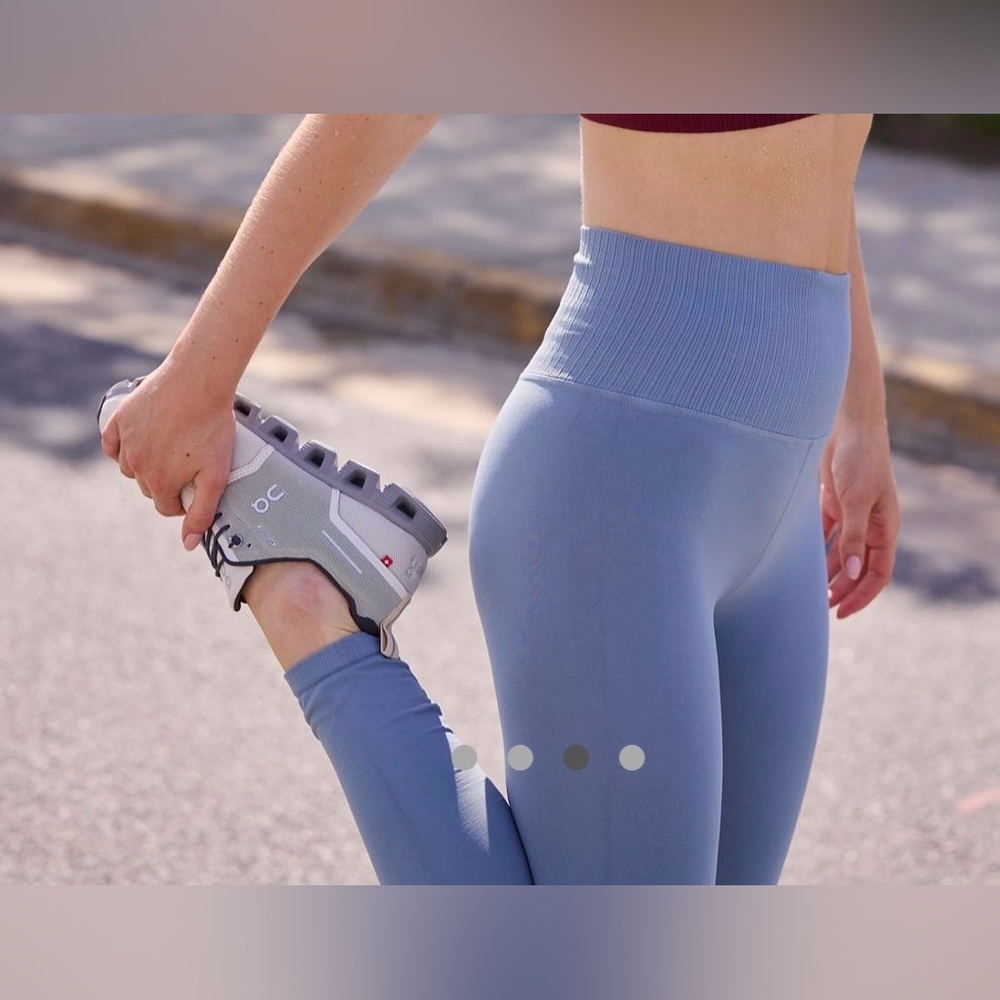 Free People Movement Good Karma Blue Leggings Size M/L NWOT - Picture 3 of 11